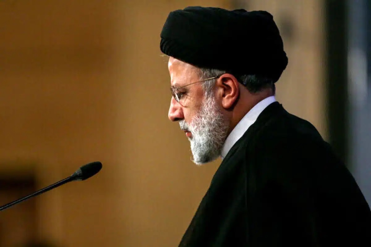 کنایه‌های تند جمهوری اسلامی به دولت رئیسی؛ اقتصاد با دستور سروسامان نمی‌یابد