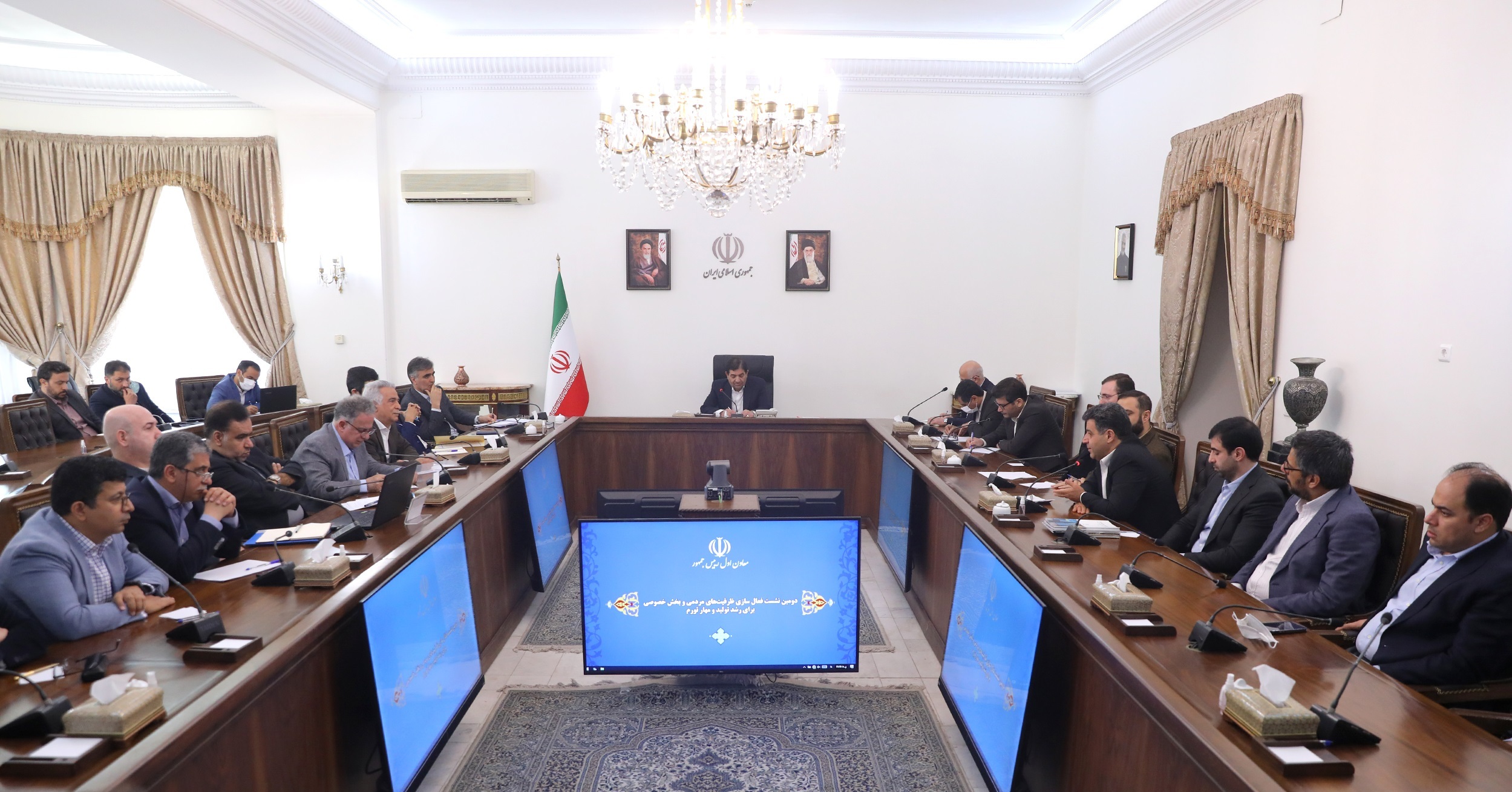 محمد مخبر: دولت باور دارد که حل مسائل کشور بدون مشارکت و همراهی بخش خصوصی امکانپذیر نیست محمد مخبر: دولت باور دارد که حل مسائل کشور بدون مشارکت و همراهی بخش خصوصی امکانپذیر نیست