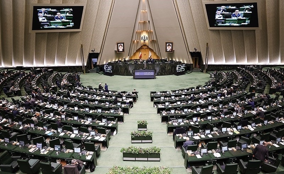 فساد گزارش دهید، ۲۰ میلیارد تومان پاداش بگیرید!