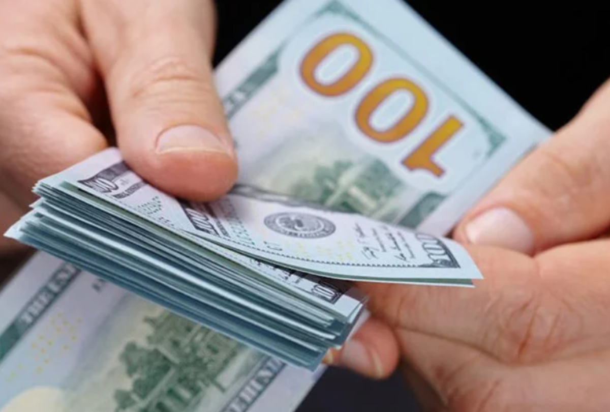 تعطیلات عید فطر رونق را به بازار دلار بر می‌گرداند؟