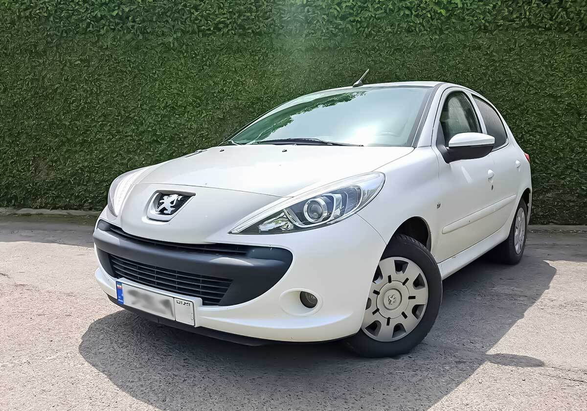 نقص‌های باورنکردنی پژو ۲۰۷ صفر کیلومتر صدای مشتریان را درآورد! فیلم