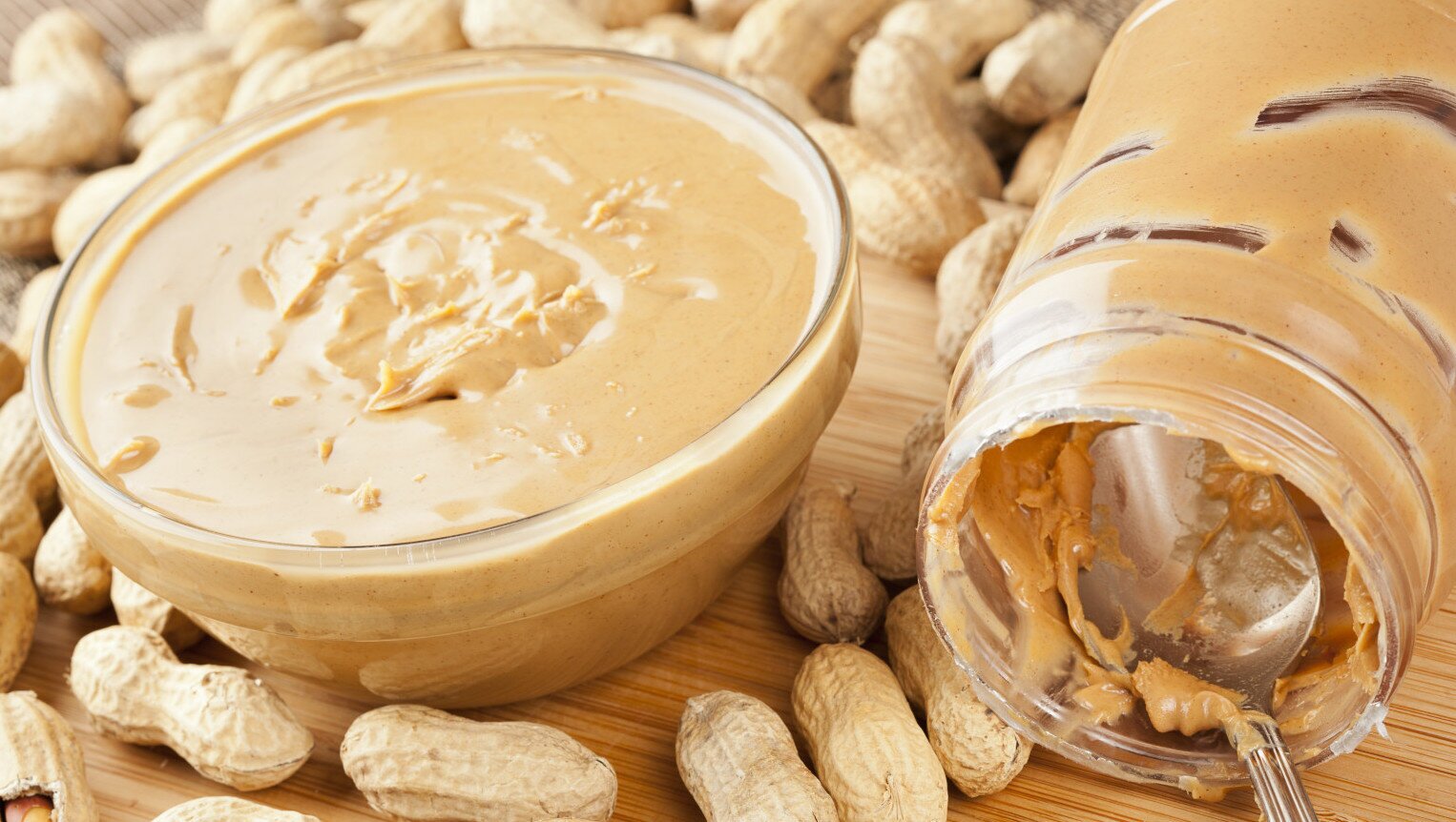 انواع صبحانه با کره بادام زمینی انواع صبحانه با کره بادام زمینی