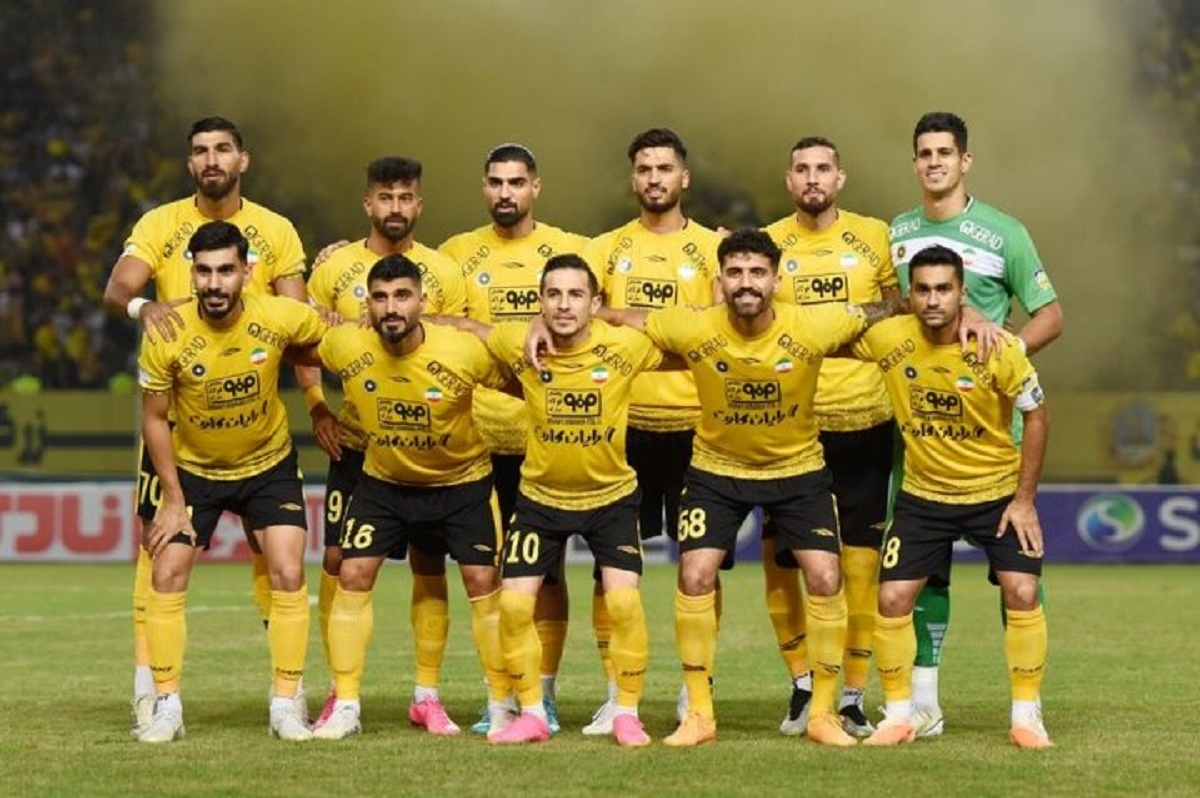 مردود شدن گل سپاهان و حمله بازیکنان تیم به سوی کمک داور!