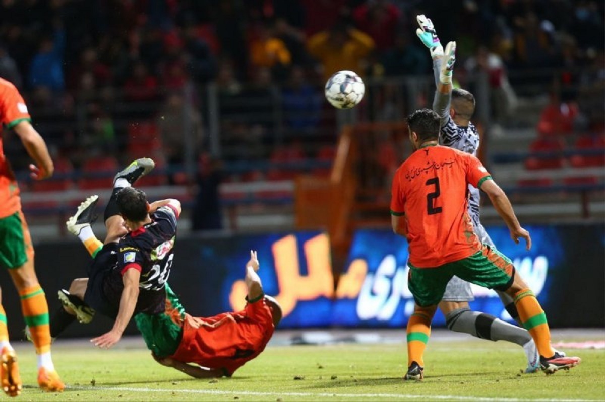 کارشناسی چهار صحنه مهم و جنجالی بازی پرسپولیس! کارشناسی چهار صحنه مهم و جنجالی بازی پرسپولیس!