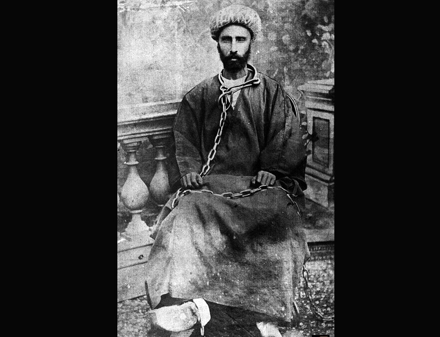 میرزا رضا کرمانی کیست؟