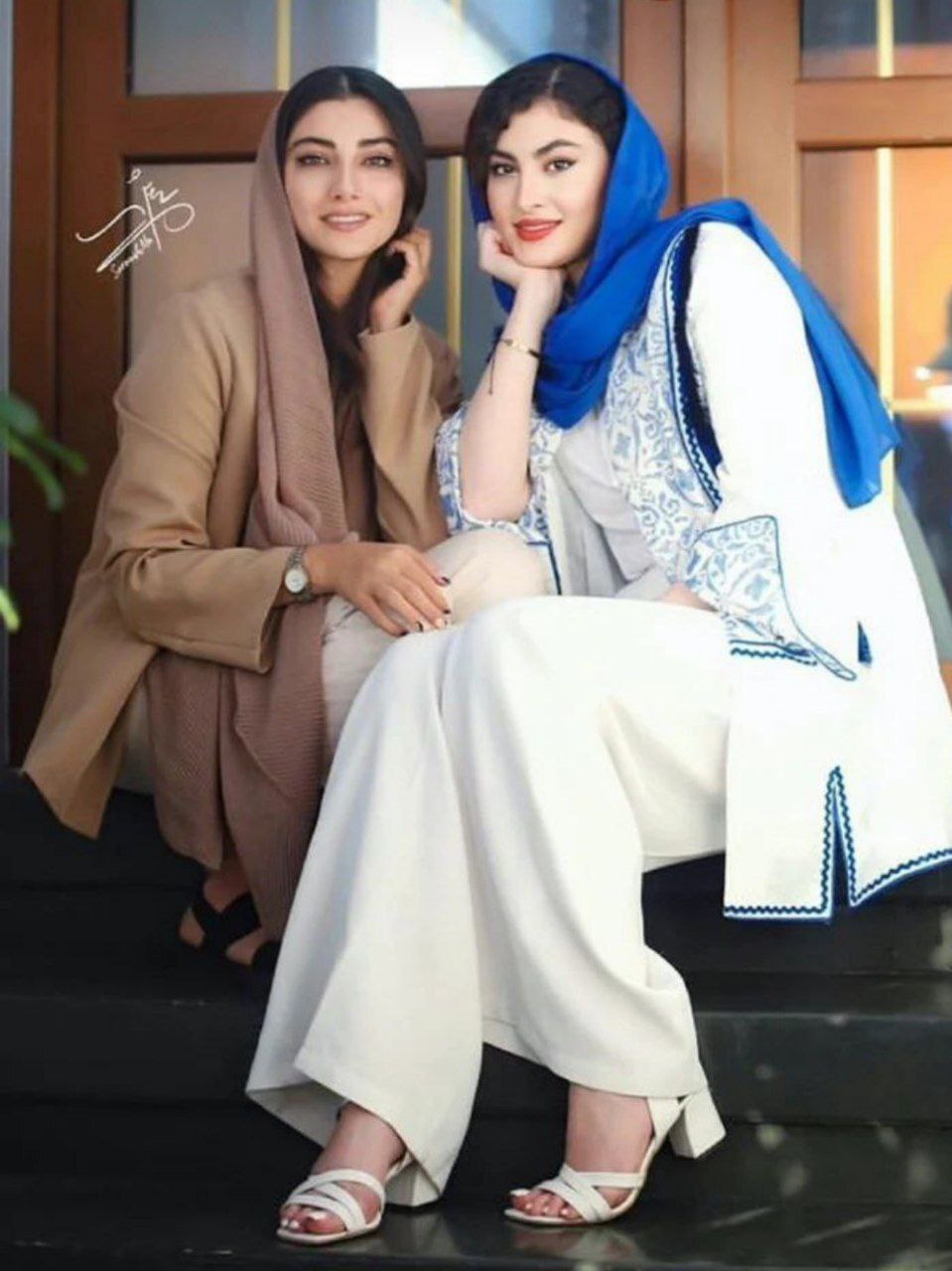 محیا دهقانی کیست؟ محیا دهقانی کیست؟