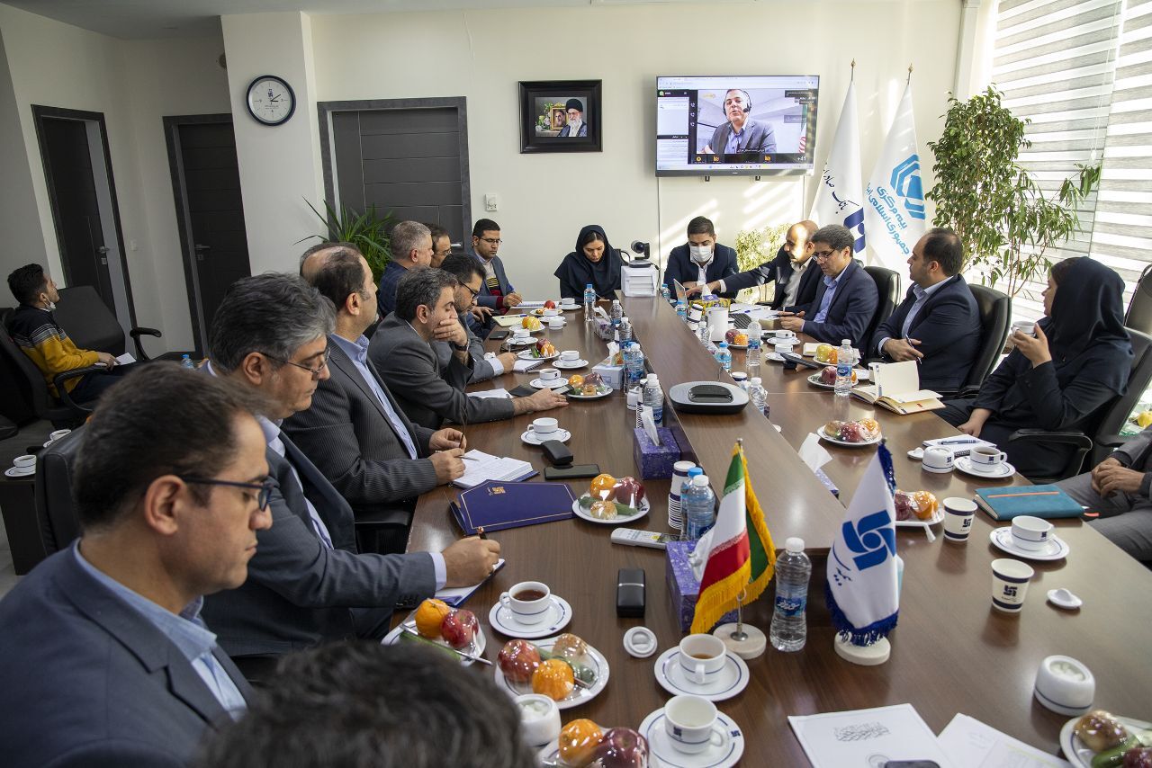 سومین نشست فصلی مدیران ستادی و شعب بیمه سرمد برگزار شد