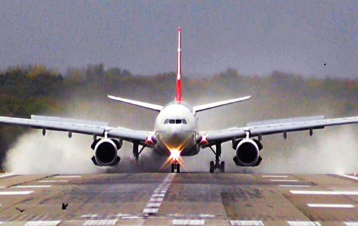 رونمایی اولین هواپیمای مسافربری طالبان