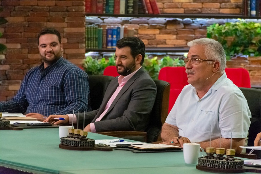 کارشناس برنامه میدون