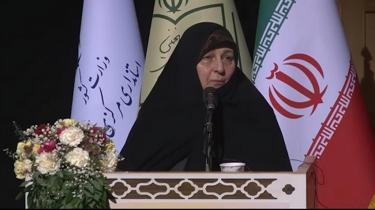 انتقاد تند عروس امام خمینی: سرودی ساخته می‌شود که اسم امام در آن نیست