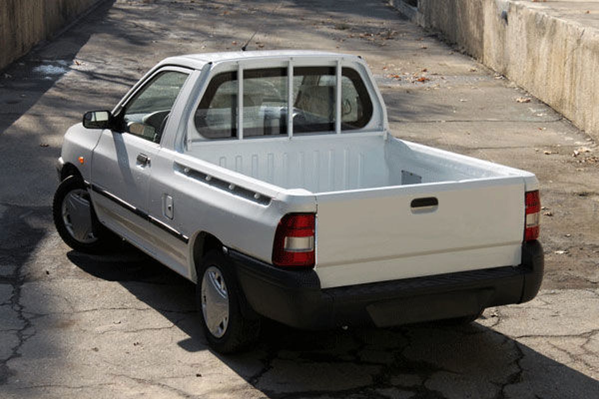 یک کارگر برای خرید ارزان‌ترین خودروی ایرانی باید چند سال کار کند؟