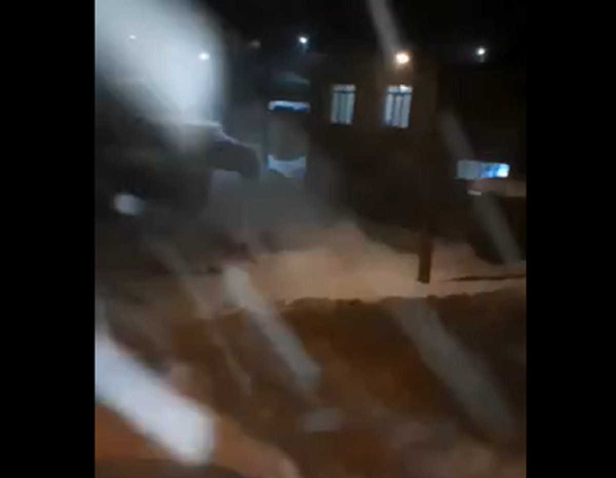 ویدئویی از برف و کولاک عجیب در یک روستا
