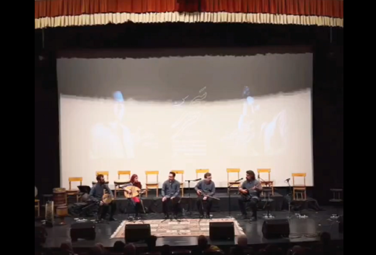 اتفاق جالب در یک کنسرت که باعث ذوق تماشاگران شد