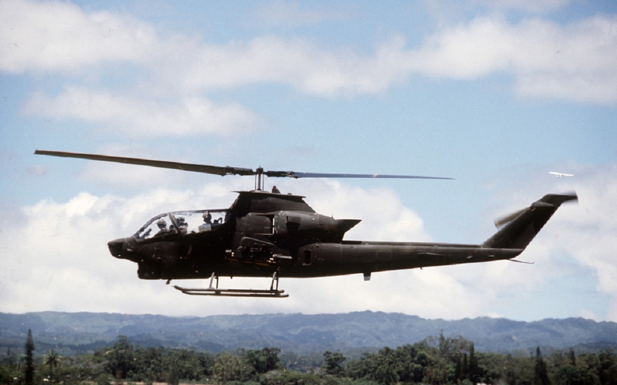 هلیکوپتر تهاجمی بل AH-۱ کبرا آمریکا