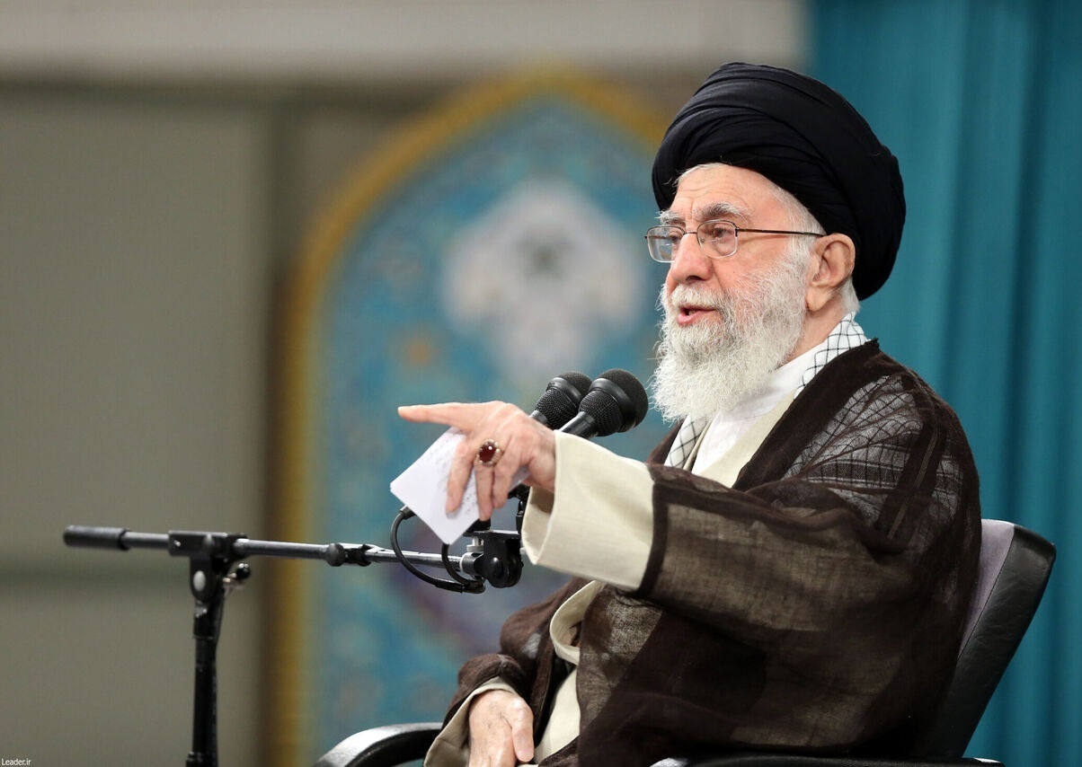 رهبر انقلاب: مردم ما مردمی خوب و مومن هستند حتی آنها که برخی ظواهر شرعی را مراعات نمیکنند رهبر انقلاب: مردم ما مردمی خوب و مومن هستند حتی آنها که برخی ظواهر شرعی را مراعات نمیکنند