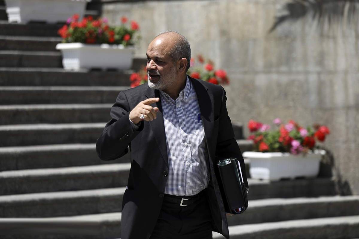 وکیل روزنامه اعتماد: وزیر کشور باید استیضاح شود نه اینکه روزنامه محاکمه شود!