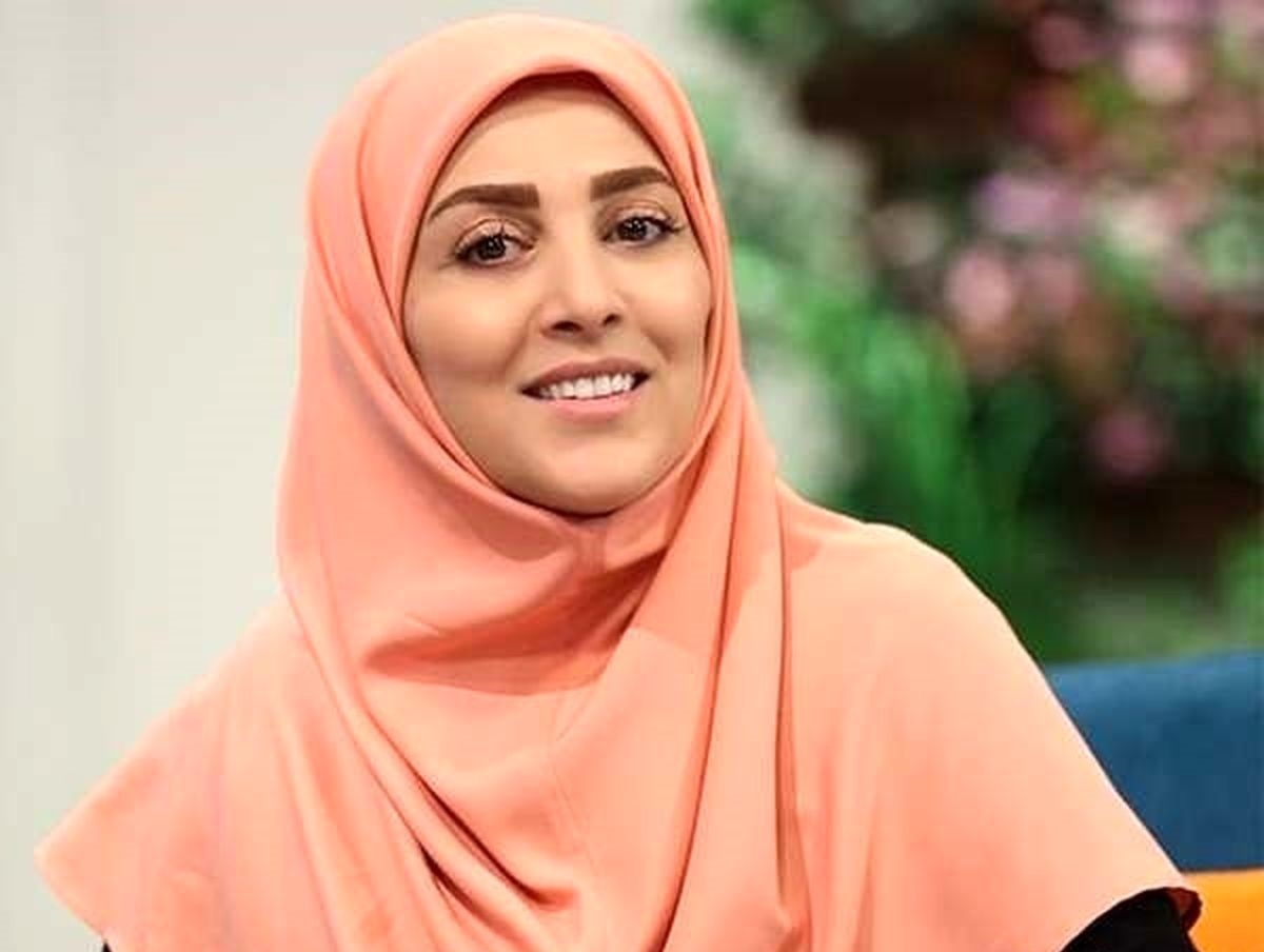 کنایه مجریان صداوسیما به زن رضا پهلوی در برنامه زنده