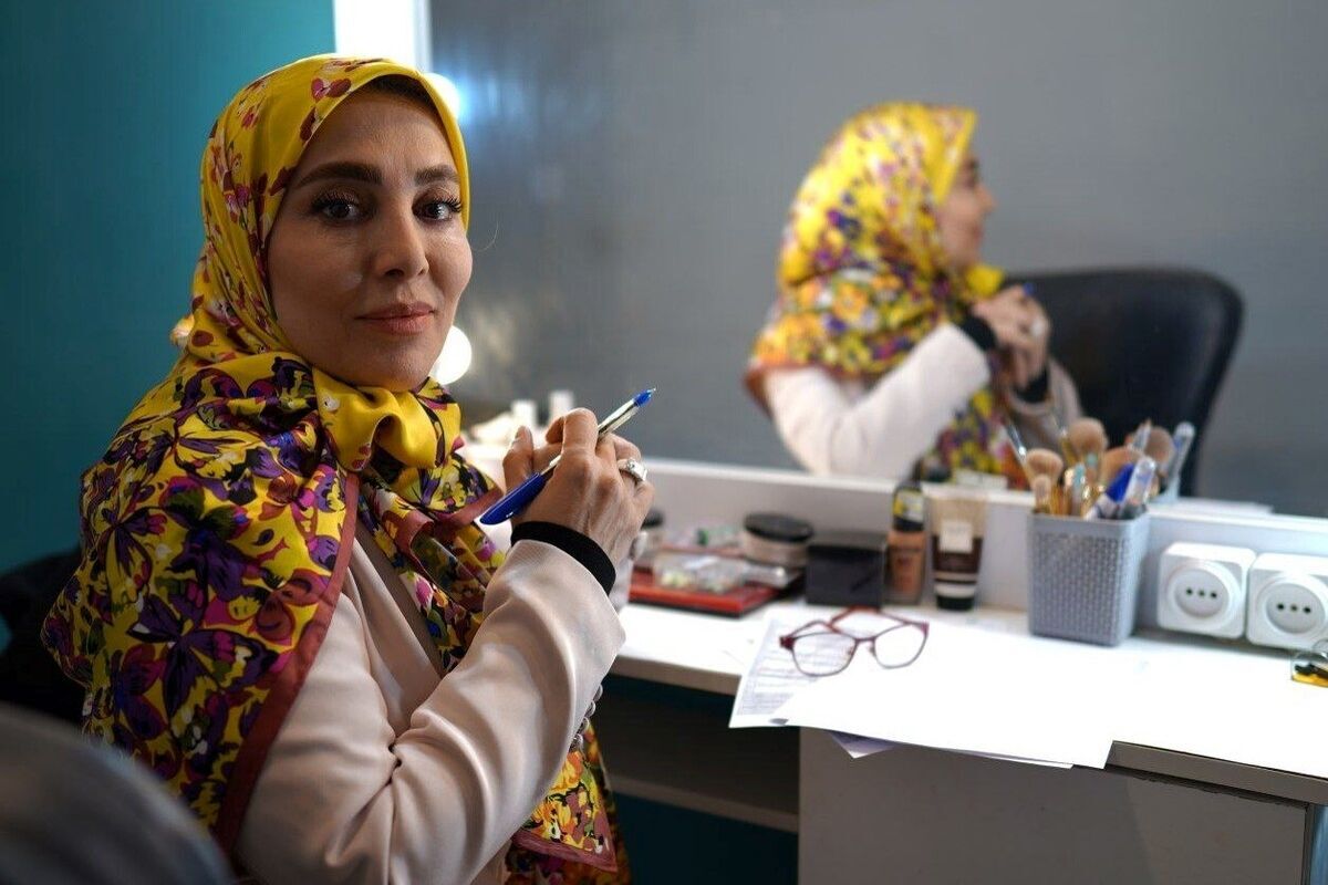 ژیلا صادقی کیست؟