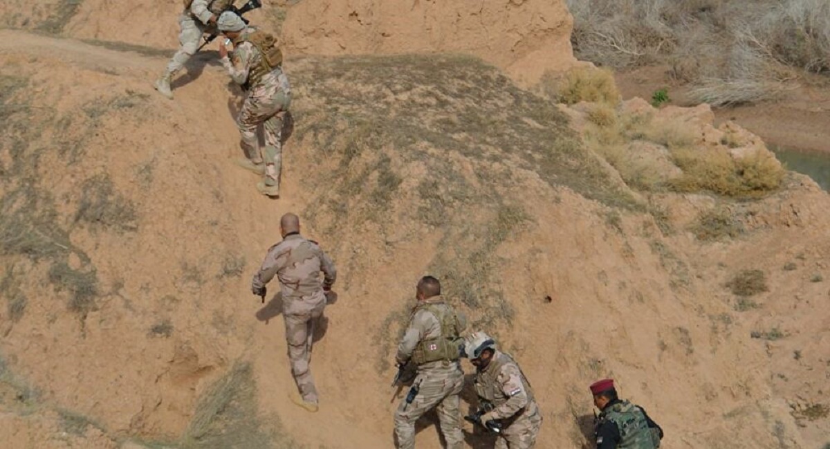 لحظه شلیک به دو تروریست داعشی توسط مامورین لحظه شلیک به دو تروریست داعشی توسط مامورین