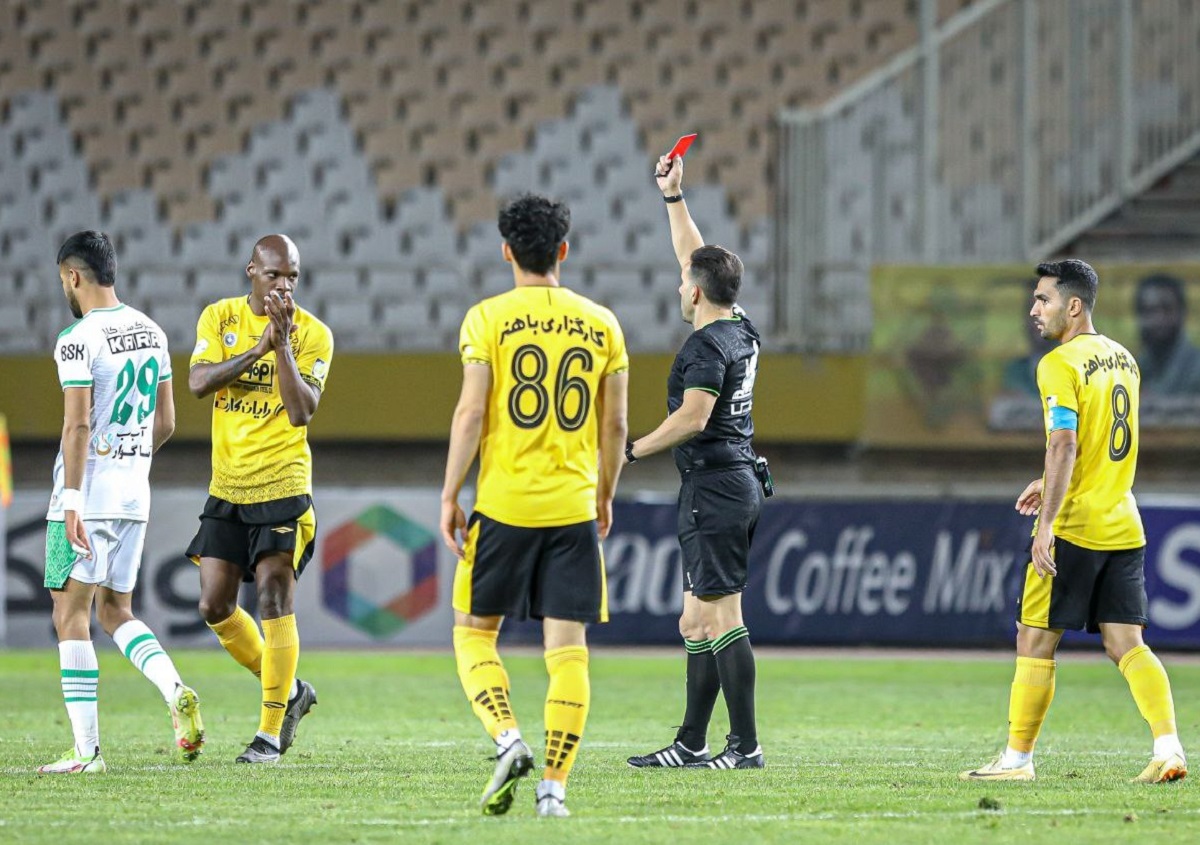 اخراج بازیکنان سپاهان