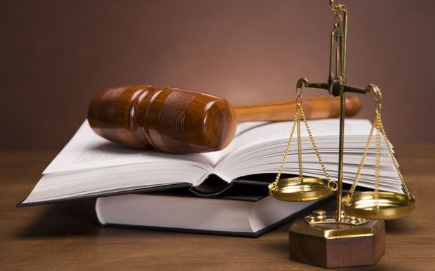 تفسیر قانون اساسی با کیست؟