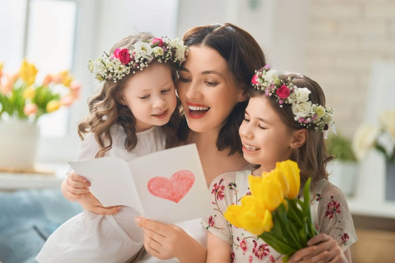 روز مادر چه روزی است؟