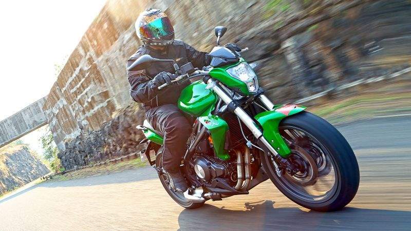 بنلی ۳۰۰ دو سیلندر