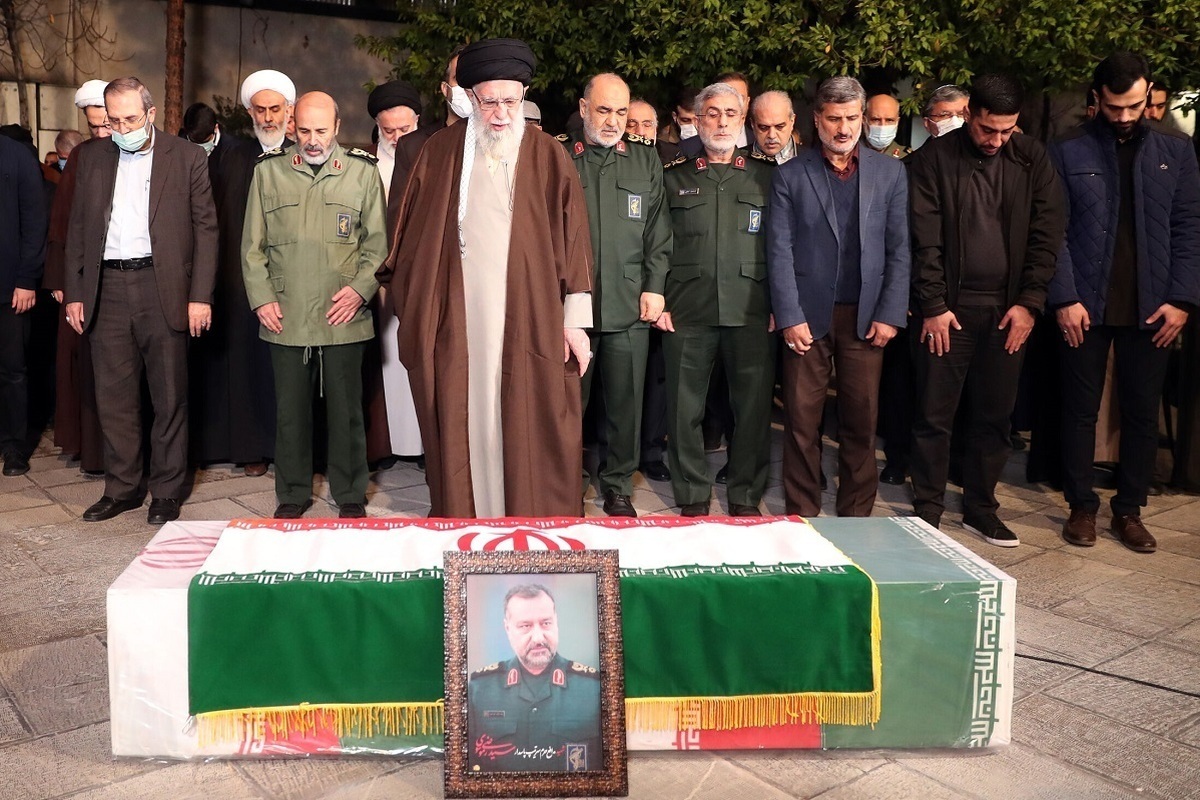 اقامه نماز رهبر انقلاب بر پیکر سردار شهید سید رضی موسوی