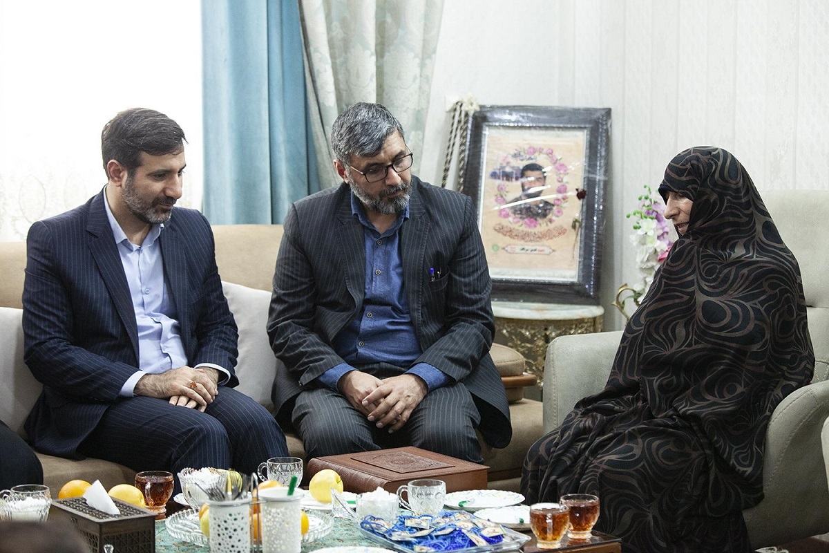 دیدار سخنگوی شورای نگهبان با خانواده شهید ناظر «قدیر سرلک»