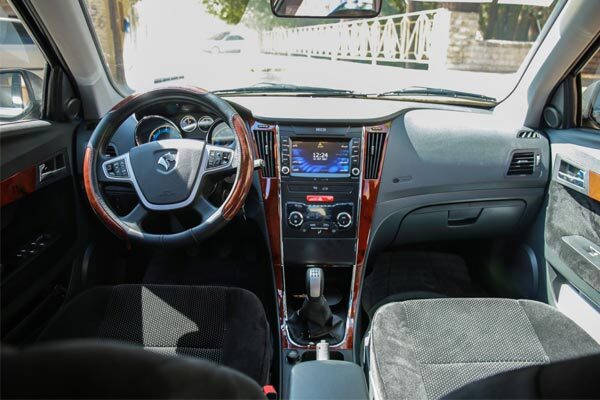 مقایسه طراحی و مشخصات فنی دنا پلاس و پژو ۲۰۷ مقایسه طراحی و مشخصات فنی دنا پلاس و پژو ۲۰۷