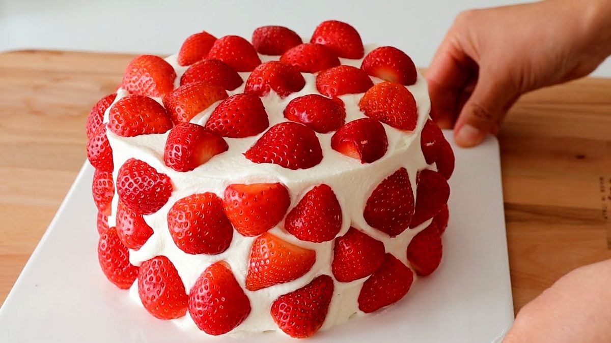 تعظیم و عذرخواهی برای ۸۰۰ کیک توت‌فرنگی چپه شده!
