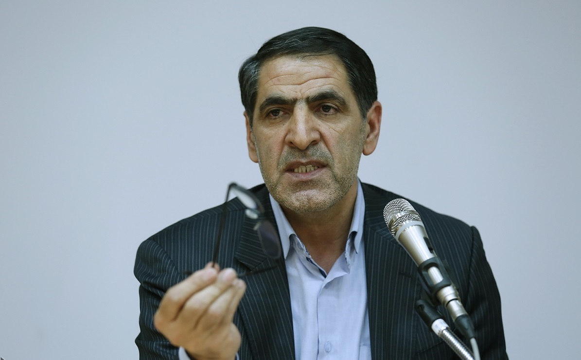 جواد اطاعت: مسئولی که نمی تواند از روی متن بخواند نتیجه نظارت استصوابی است! جواد اطاعت: مسئولی که نمی تواند از روی متن بخواند نتیجه نظارت استصوابی است!