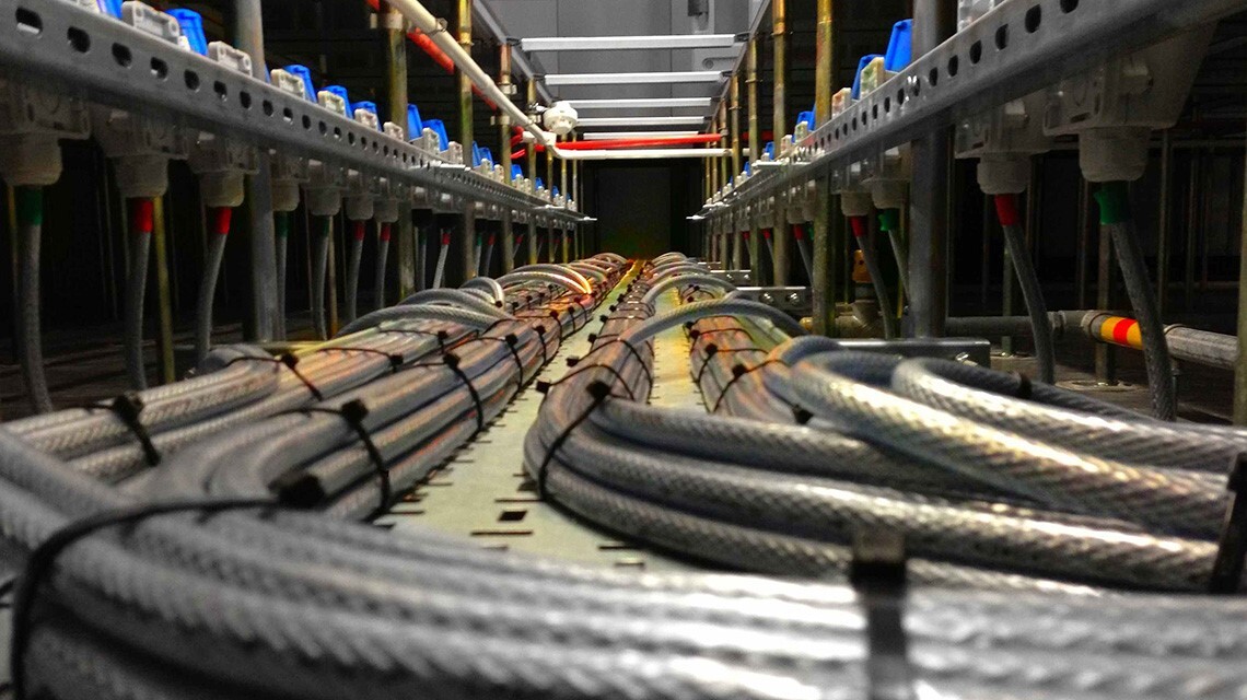 برق کشی و کابلکشی کارخانجات صنعتی