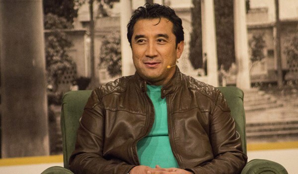 خداداد عزیزی کیست؟ خداداد عزیزی کیست؟