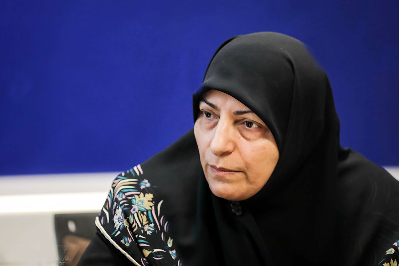 زنان اجازه انتخاب رهبر را دارند اما اختیار فرزند و خروج از کشور را نه! زنان اجازه انتخاب رهبر را دارند اما اختیار فرزند و خروج از کشور را نه!