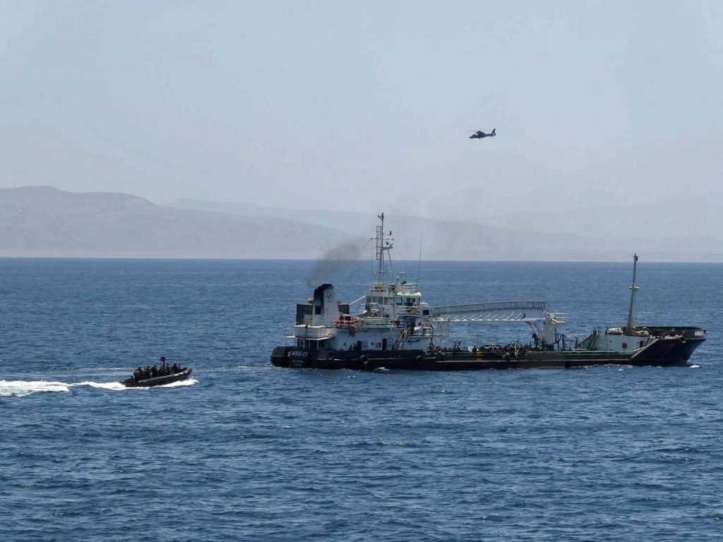 آمریکا و انگلیس به بندر الحدیده یمن حمله کردند آمریکا و انگلیس به بندر الحدیده یمن حمله کردند