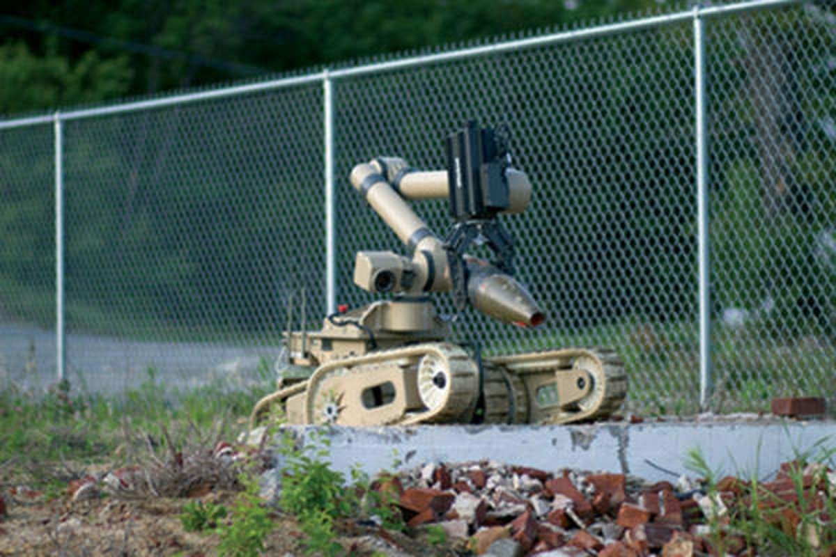 ربات چند ماموریتی ۷۱۰ کبرا