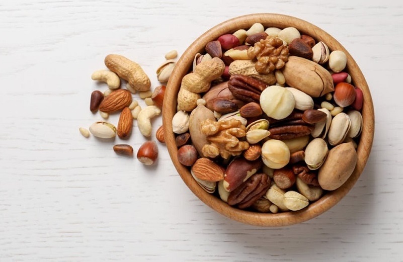 نوروز/// فواید و مضرات مصرف شیرینی و آجیل در نوروز