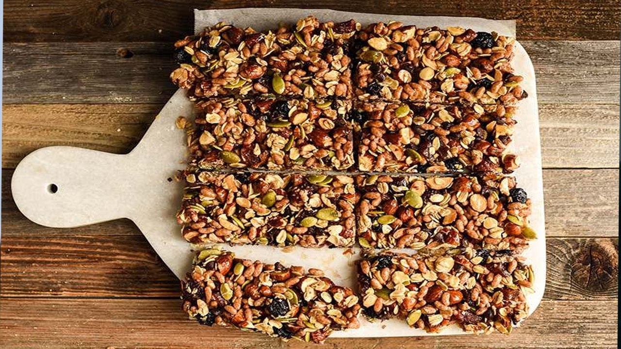 نوروز/// فواید و مضرات مصرف شیرینی و آجیل در نوروز