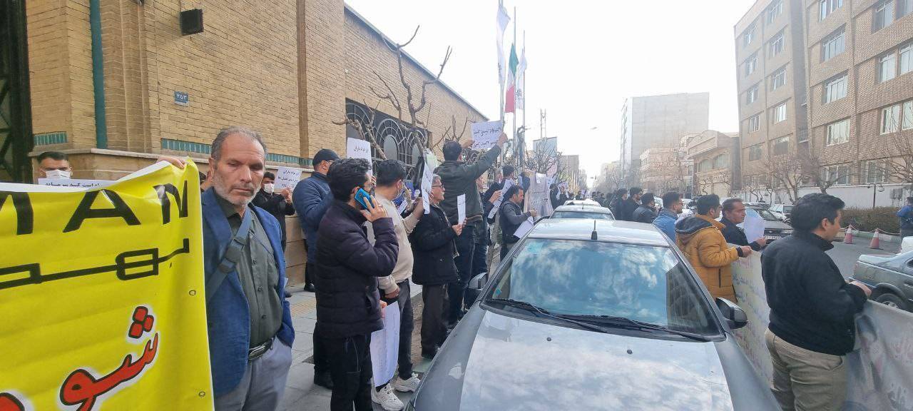 معترضان وزارت صمت