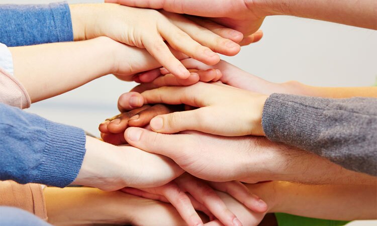 فواید مهربانی با دیگران