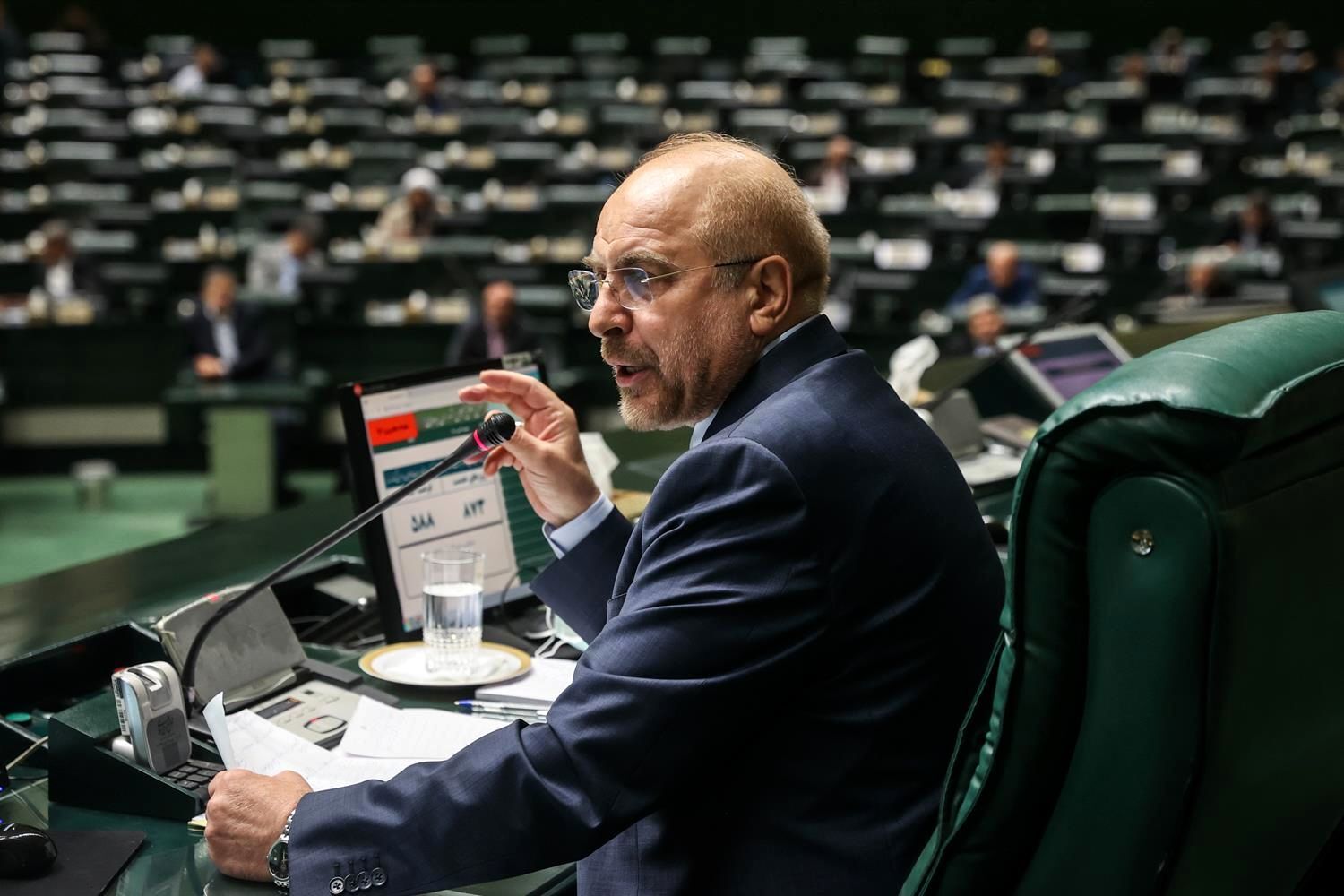 اطلاعات خانواده قالیباف دست کیست؟ اطلاعات خانواده قالیباف دست کیست؟