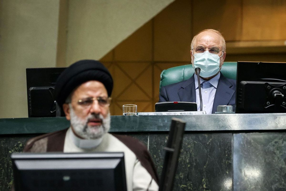 روزنامه همشهری: دولت سیزدهم و مجلس یازدهم موفق به کشیدن ترمز قطار تورم شدند؛ پس رای دهید!