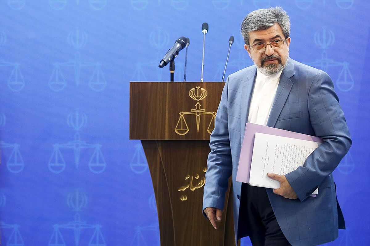 قوه قضائیه: سلبریتیهایی که برای کوروش کمپانی تبلیغ کردند، باید مبالغ دریافتی را به صندوق دولت برگردانند قوه قضائیه: سلبریتیهایی که برای کوروش کمپانی تبلیغ کردند، باید مبالغ دریافتی را به صندوق دولت برگردانند