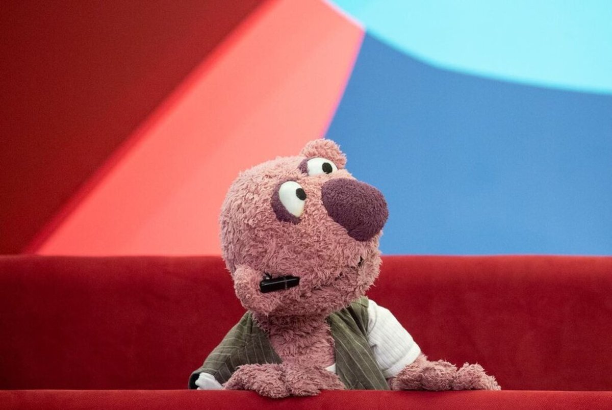 حرف‌های معنادار جناب خان مقابل رئیس صداوسیما