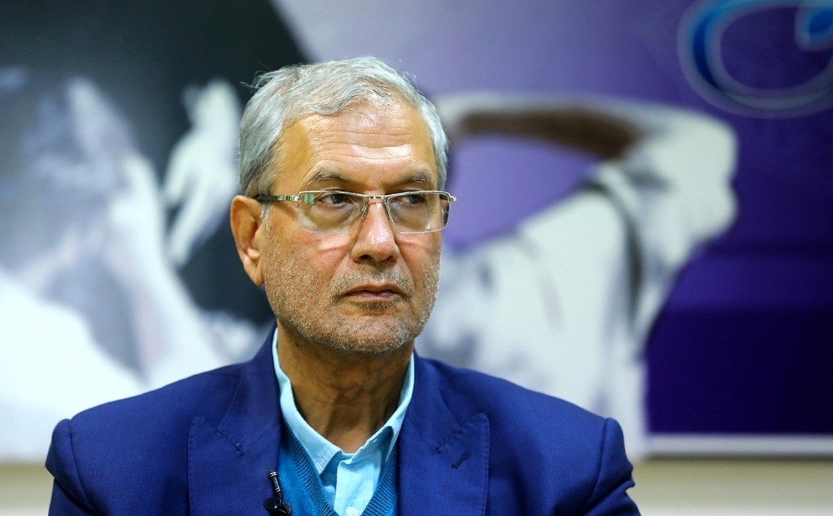 واکنش ربیعی به ردصلاحیت روحانی: دایره نظام تا آنجا تنگ خواهد شد که مرکز هم بیرون افتد؟