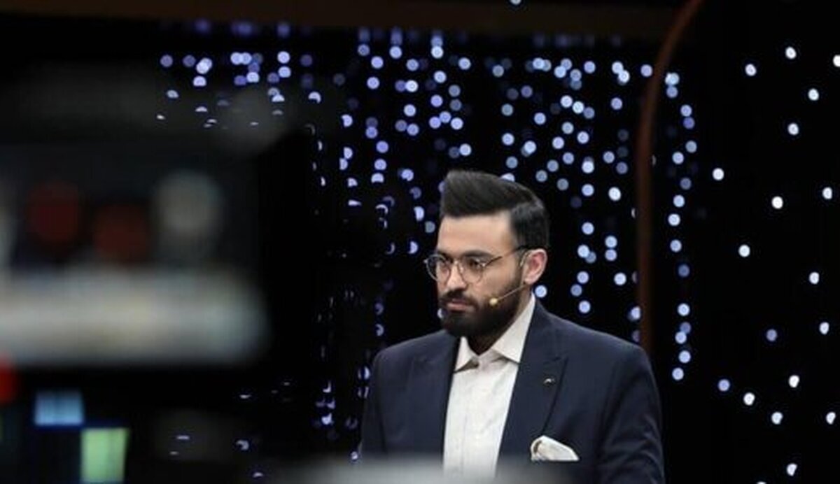 ویدئویی عجیب از سقوط یک مجری در آنتن زنده تلویزیون! ویدئویی عجیب از سقوط یک مجری در آنتن زنده تلویزیون!