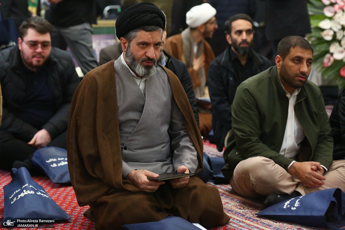 فرزند رهبر انقلاب