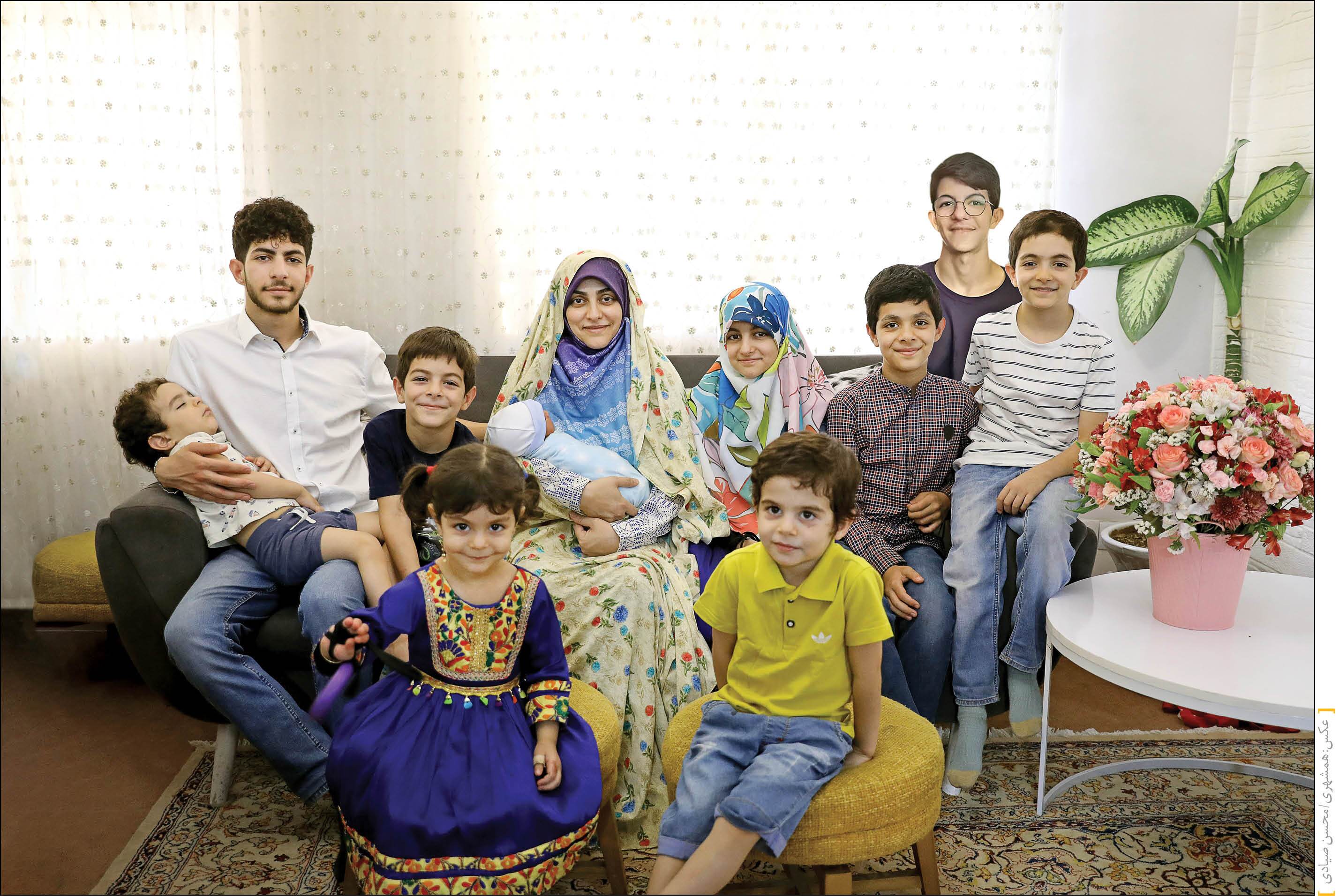 مبلغ فرزندآوری هم با ۱۰ فرزندش از ایران مهاجرت کرد!