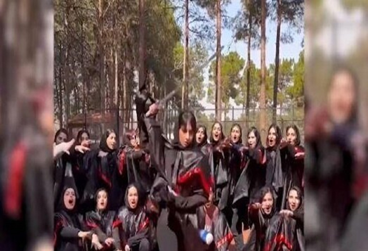 انتشار ویدیوی فارغالتحصیلان تربیت بدنی/ یک استاد دانشگاه: «سیستمهای امنیتی به دانشگاه فشار میآورند» انتشار ویدیوی فارغالتحصیلان تربیت بدنی/ یک استاد دانشگاه: «سیستمهای امنیتی به دانشگاه فشار میآورند»